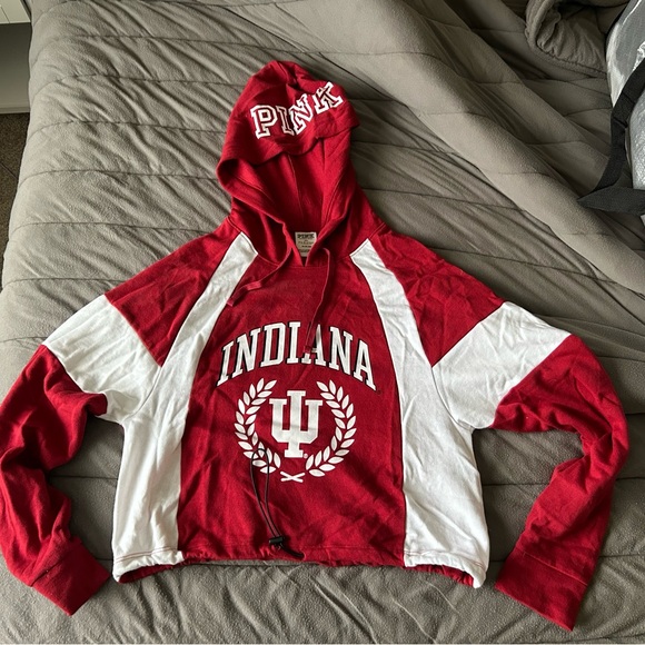 IU cropped sweater - Picture 1 of 1